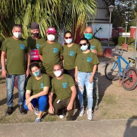 Jóvenes universitarios apoyan también la organización de las ventas en Sanctis Spíritus Jóvenes universitarios apoyan también la organización de las ventas en Sanctis Spíritus
