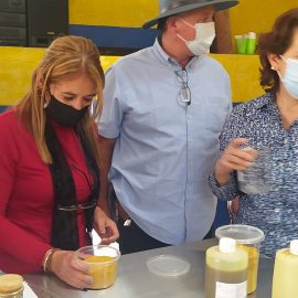 Participa segundo grupo de la Iniciativa de Cooperación Triangular UNISS-Hidroagrícola de Guanajuato-SODEPAZ en taller con mujeres agricultoras Participa segundo grupo de la Iniciativa de Cooperación Triangular UNISS-Hidroagrícola de Guanajuato-SODEPAZ en taller con mujeres agricultoras