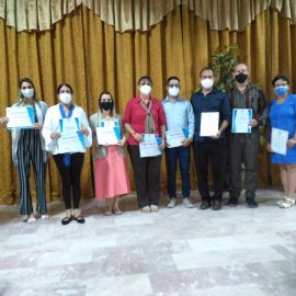 Acto de reconocimiento a profesionales de la UNISS destacados en la actividad científica Acto de reconocimiento a profesionales de la UNISS destacados en la actividad científica