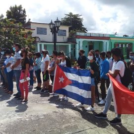 Abanderados los grupos de trabajo del Movimiento Sembrar Con-Ciencia (+ fotos) Abanderados los grupos de trabajo del Movimiento Sembrar Con-Ciencia (+ fotos)