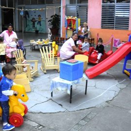De fiesta las Educadoras y los Círculos Infantiles De fiesta las Educadoras y los Círculos Infantiles