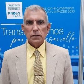 Premio Provincial de Historia para profesor de la UNISS Premio Provincial de Historia para profesor de la UNISS