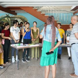 Expoferia universitaria por el 4 de Abril Expoferia universitaria por el 4 de Abril